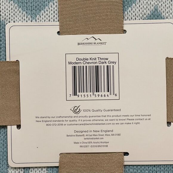 Berkshire Luxurious Double-Knit Throw Blanket Large 50" x 70" NEW WITH FLAWS - Picture 7 of 9